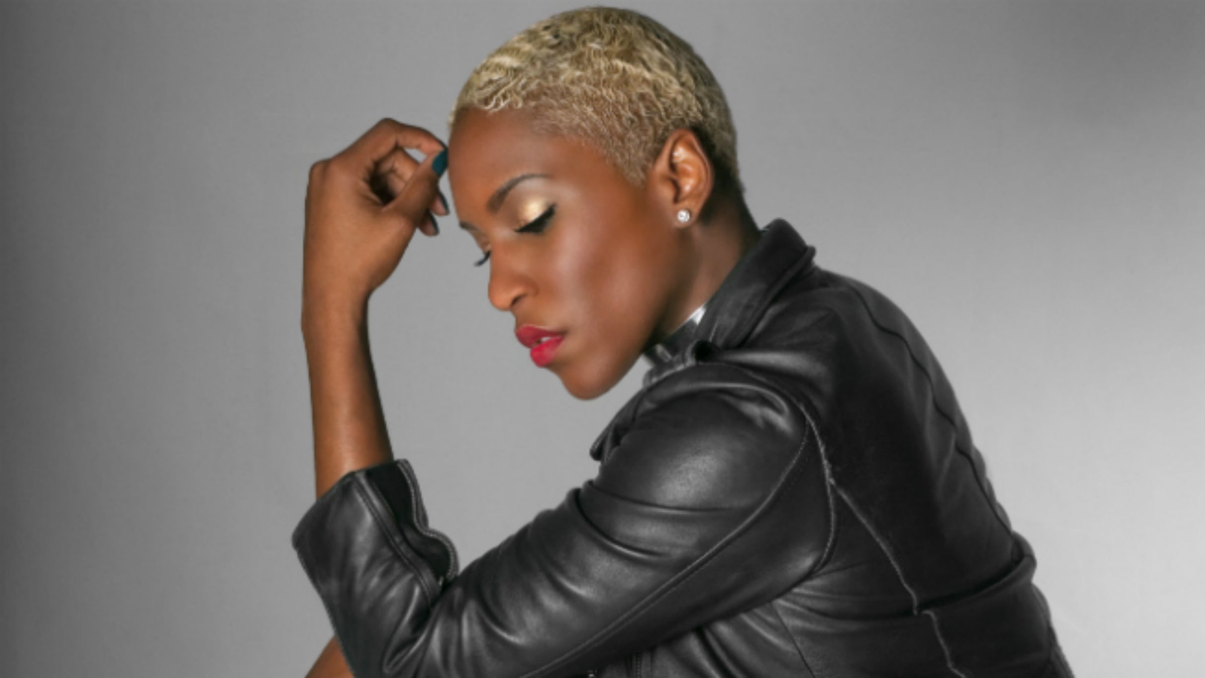Liv Warfield